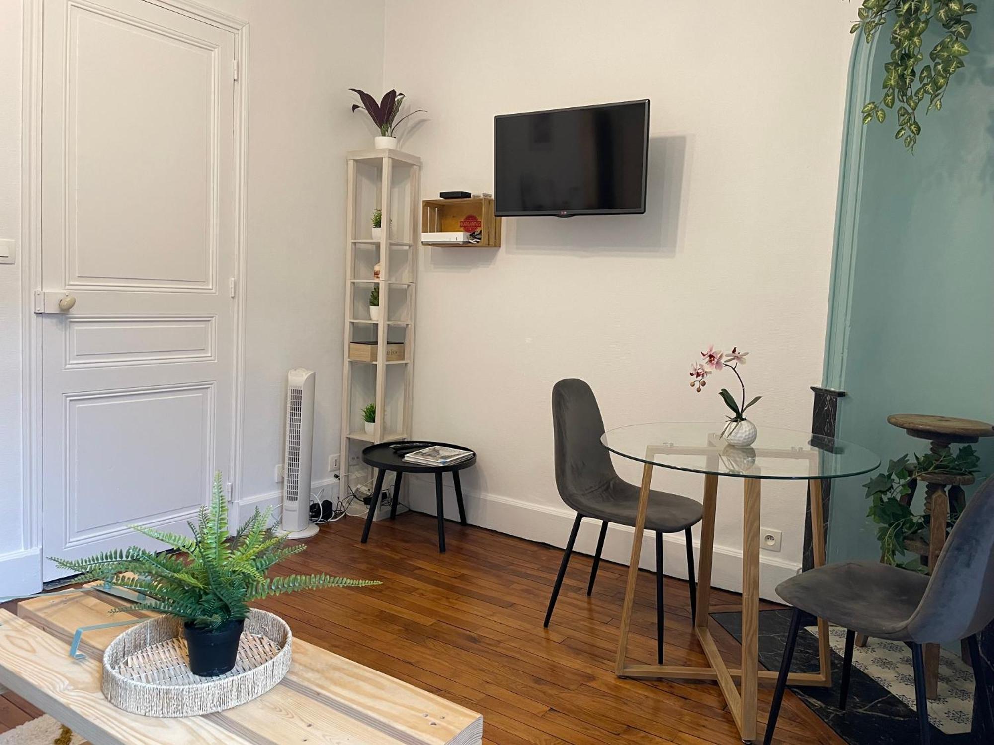 Akwaba Nancy Apartment Bagian luar foto